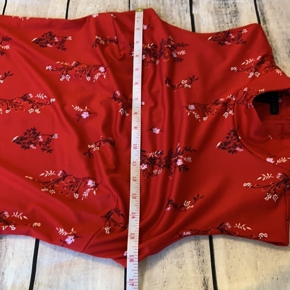 Attention Red Floral Sleeveless Dress - Picture 10 of 14